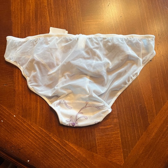 Bra and Panties Set - Picture 3 of 8